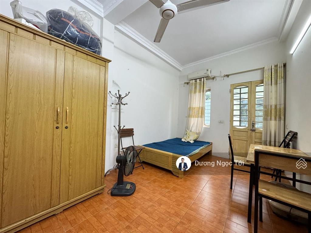 Bán nhà phố trung kính,65m2,4 tầng,5 ngủ,giá 14,x tỷ, ôtô vào, khu vực kinh doanh, mở văn phòng vip