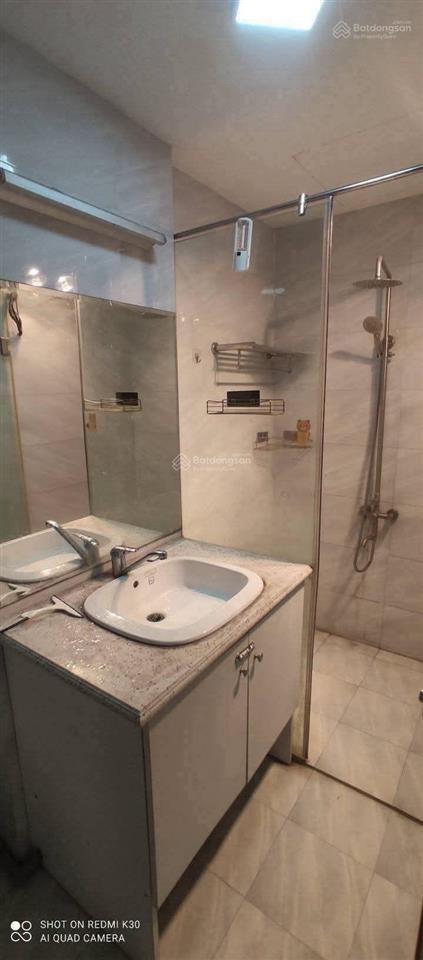 Cho thuê căn hộ đẹp, vị trí vip nằm ngã ba phố gia quất, vỉa hè ô tô tránh đỗ, giá êm
