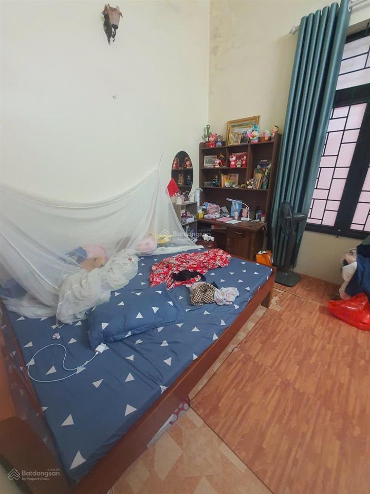 Bán nhà đất phố hà trì tặng nhà 3 tầng dân xây chắc chắn, dt 62m2, 2 thoáng, oto vào nhà
