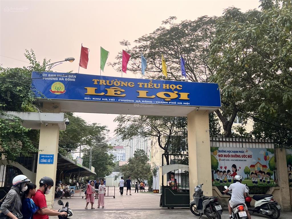 Bán nhà đất phố hà trì tặng nhà 3 tầng dân xây chắc chắn, dt 62m2, 2 thoáng, oto vào nhà