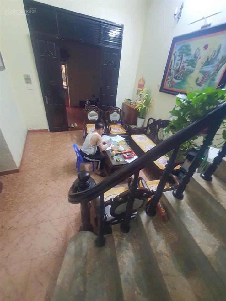 Bán nhà đất phố hà trì tặng nhà 3 tầng dân xây chắc chắn, dt 62m2, 2 thoáng, oto vào nhà
