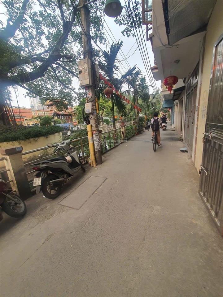 Bán nhà đất phố hà trì tặng nhà 3 tầng dân xây chắc chắn, dt 62m2, 2 thoáng, oto vào nhà