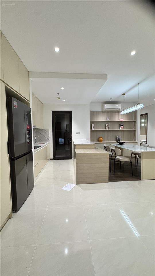 Bán cc 3pn, 2wc tại 200 đường 3/2, p12, q10, 12,9 tỷ, view đẹp.  0907 895 ***  trinh