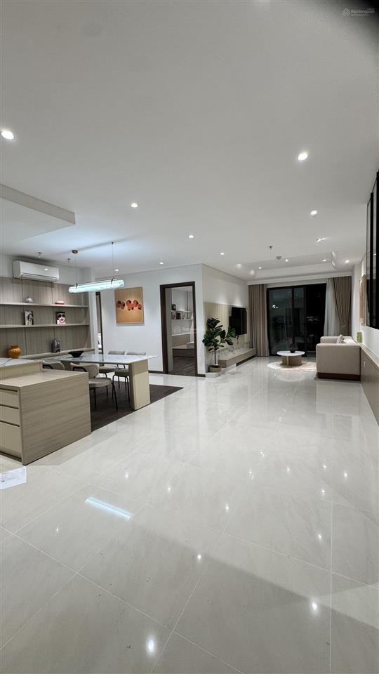 Bán cc 3pn, 2wc tại 200 đường 3/2, p12, q10, 12,9 tỷ, view đẹp.  0907 895 ***  trinh