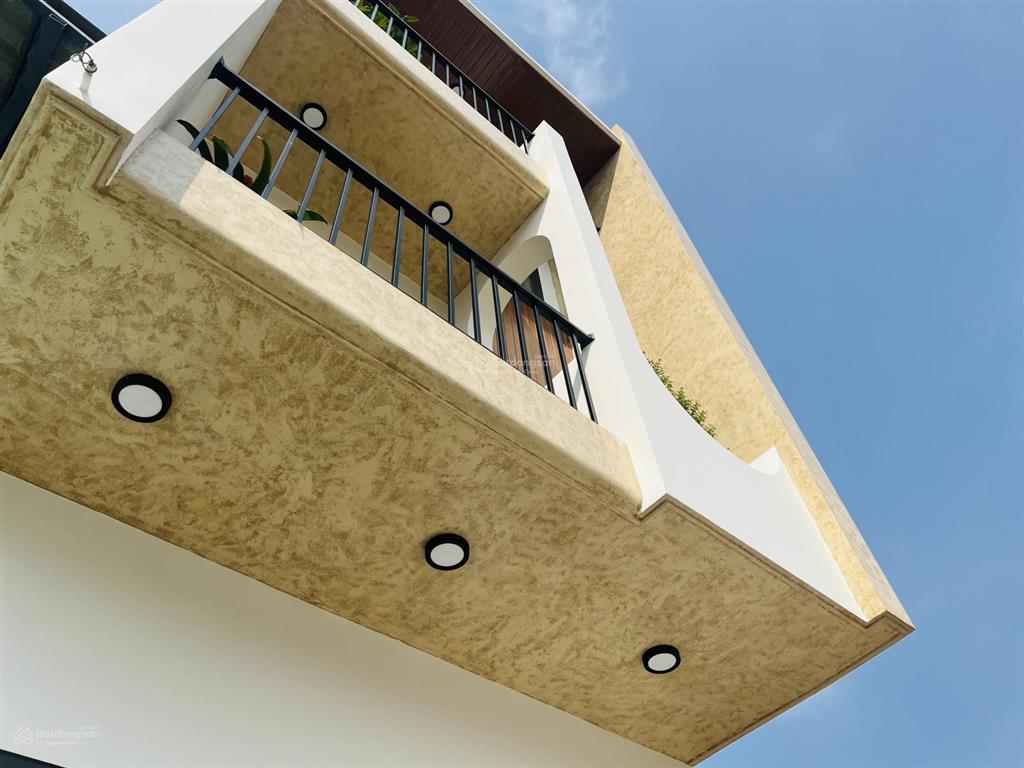 Nhà mới đón tết, đường 8m, 3 lầu, chỉ 4,95 tỷ