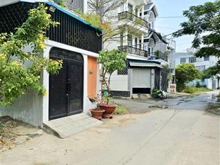 Đất hiếm trục thông ngay đại học marketing64m2 chỉ hơn 4ty