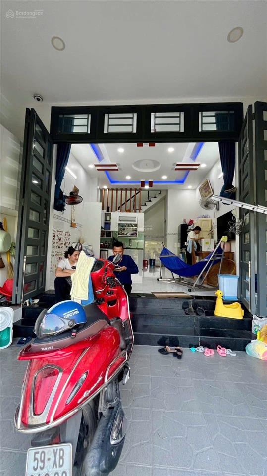 Hàng ngộp nhanh tay mới kịp khách ơi nhà 2 lầu, trường thạnh. q9 sổ hoàn công chuẩn, chỉ 3.3 tỷ