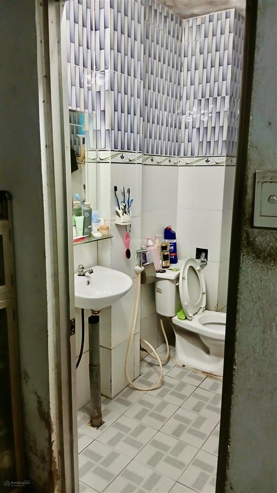 Ngay đại học tài chính nhà cấp 4 đường 5m võ văn hát, quận 9