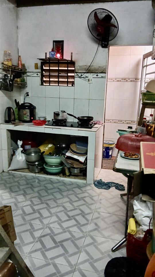 Ngay đại học tài chính nhà cấp 4 đường 5m võ văn hát, quận 9