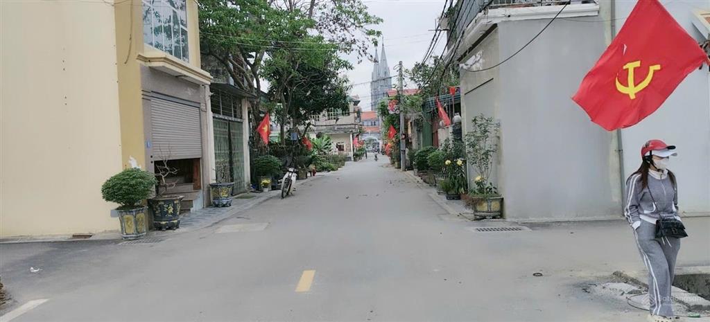 Bán nhà mới  ô tô ngủ trong nhà  phúc thịnh, đông anh gần đường võ nguyên giáp, ngõ ô tô vào t