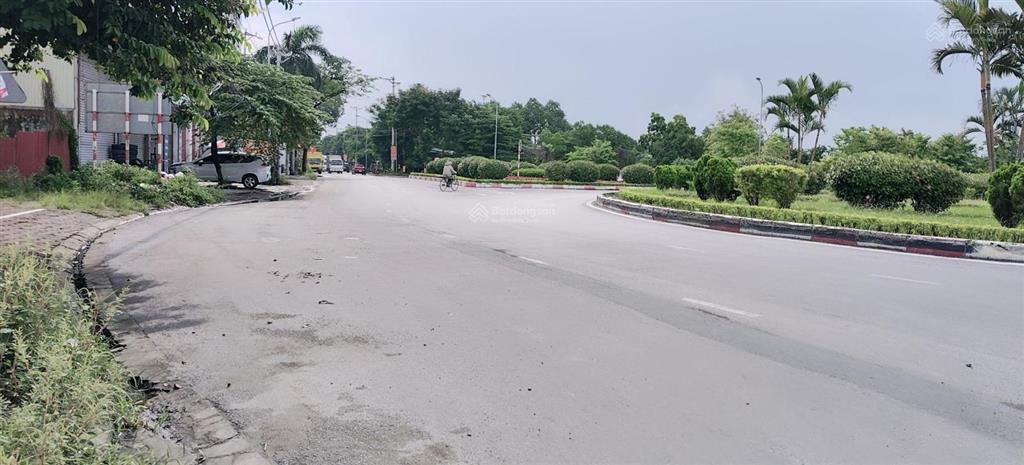 Hiếm có nhà đẹp 3 tầng vừa ở vừa kinh doanh tặng 90% nội thất. vị trí đẹp, gần đường võ văn