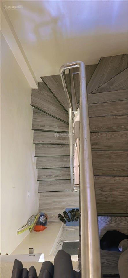 Hiếm có nhà đẹp 3 tầng vừa ở vừa kinh doanh tặng 90% nội thất. vị trí đẹp, gần đường võ văn