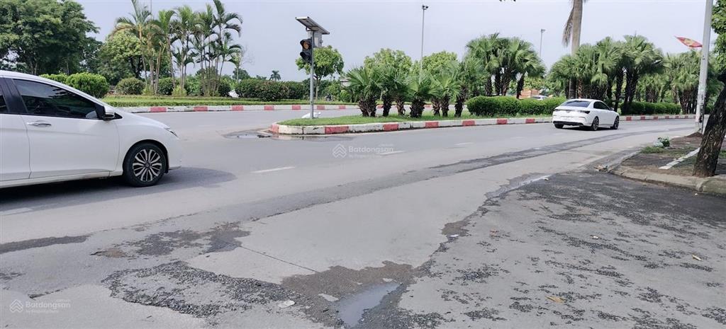 Bán đất tặng nhà 3 tầng  thôn về, nam hồng diện tích 114,5m  mặt tiền 9,6m vuông đẹp nhà 3