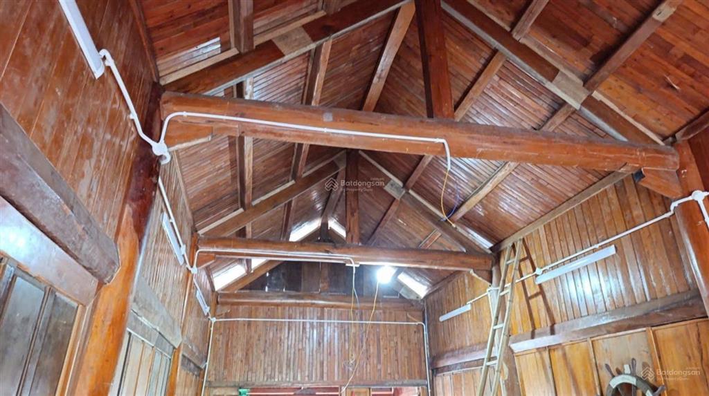 Nhà gỗ 2 tầng siêu đẹp, 2 mặt đường ô tô tránh kinh doanh đỉnh, cách võ văn kiệt chỉ 300m