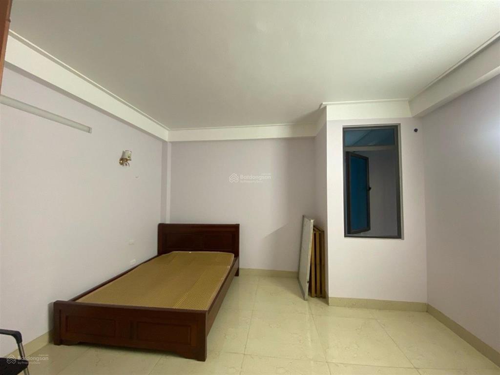 Nhà 3 tầng ở ngay ngõ thông ô tô đỗ cửa 51m2 đông nam gần hồ điều hòa, chỉ 8 tỷ 500tr