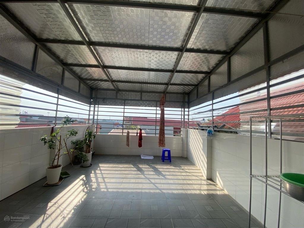 Nhà 3 tầng ở ngay ngõ thông ô tô đỗ cửa 51m2 đông nam gần hồ điều hòa, chỉ 8 tỷ 500tr