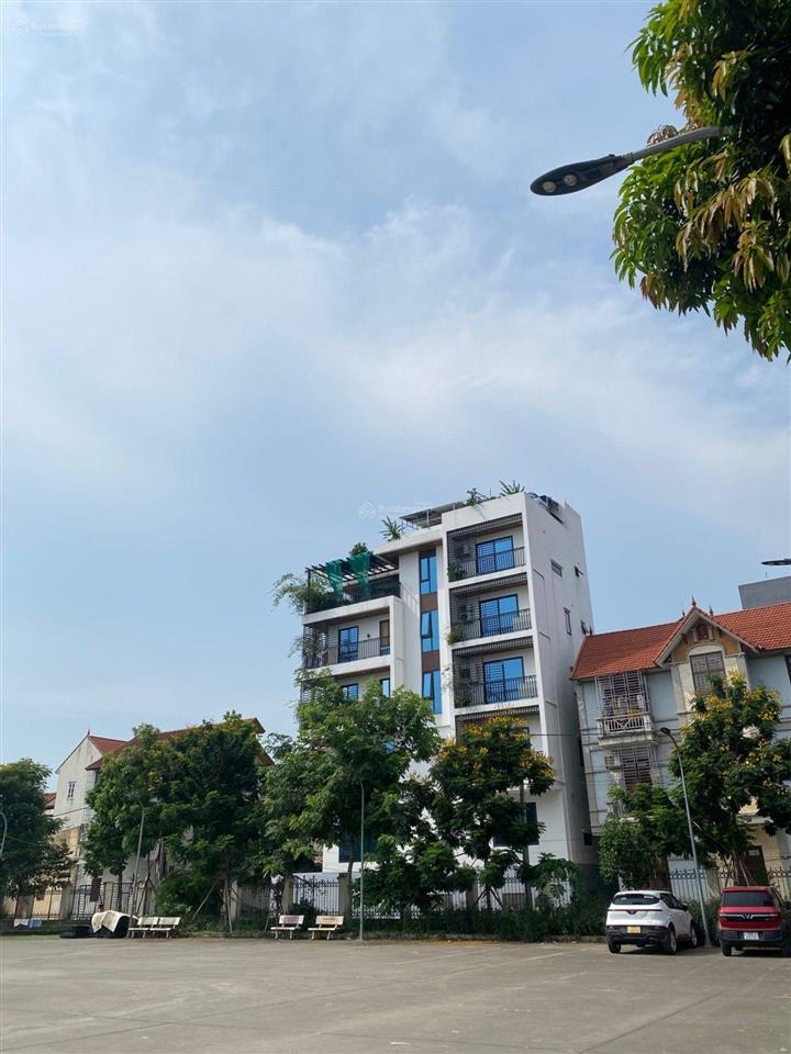 Nhà 3 tầng ở ngay ngõ thông ô tô đỗ cửa 51m2 đông nam gần hồ điều hòa, chỉ 8 tỷ 500tr