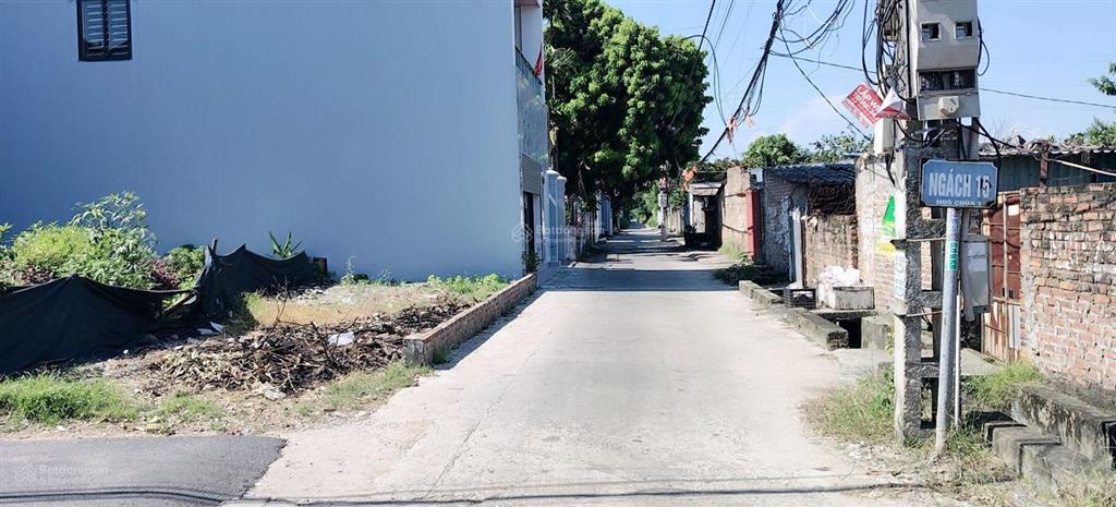 Đường thông oto  cách vài nhà ra bìa làng và sân chơi quy hoạch năm sát trường học cấp 3 c