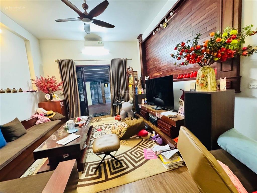 Nhà 3 tầng mặt đường chính thôn ô tô vào sân 101,2m full thổ giá 12 tỷ vị trí 101.2