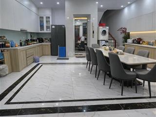 Giảm nửa tỷ! 30m ra mặt phố trương định, 2 thoáng, thang máy, sổ đẹp, full nội thất, 40m2 x 5t