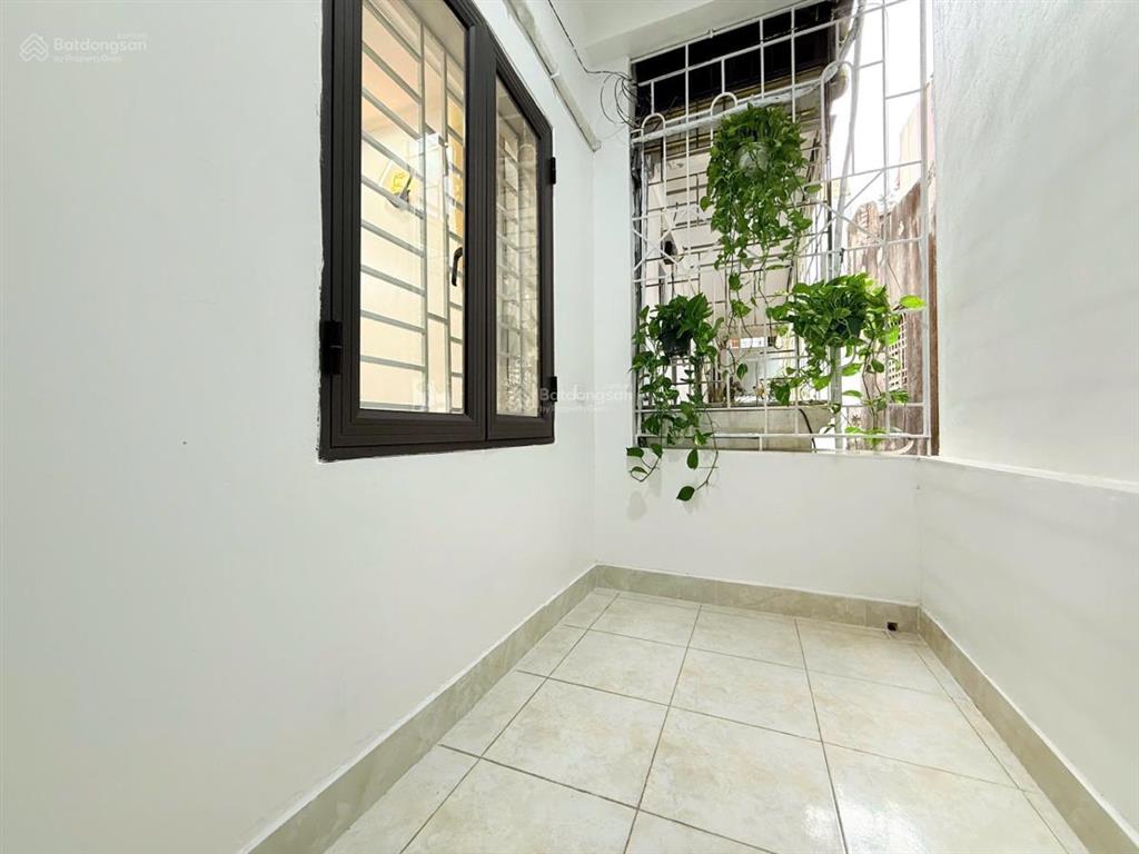 Nhà trần khát chân, 3 thoáng, 1p ra mặt phố, 3pn khép kín tặng nội thất, sổ đẹp chính chủ