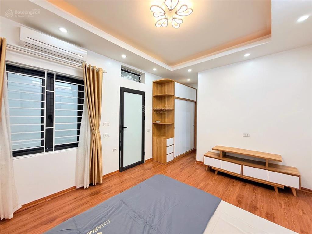 Nhà trần khát chân, 3 thoáng, 1p ra mặt phố, 3pn khép kín tặng nội thất, sổ đẹp chính chủ