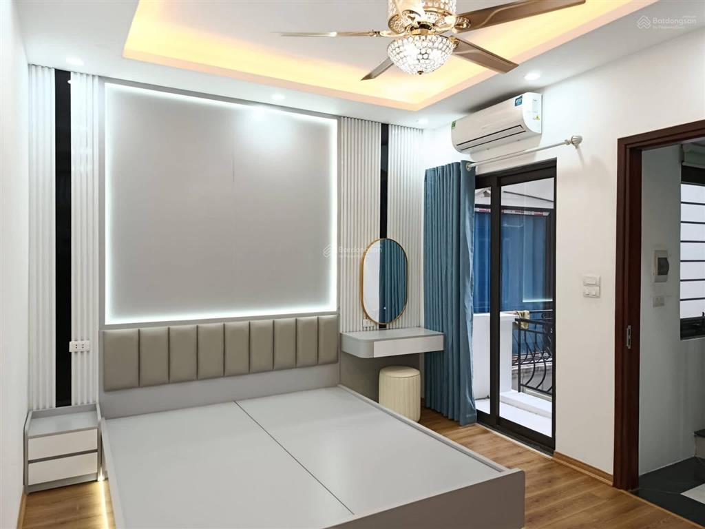 50m ra ô tô bạch mai, 2 thoáng, kinh doanh, sổ riêng 30m2, mặt tiền đẹp, 3 ngủ full nội thất