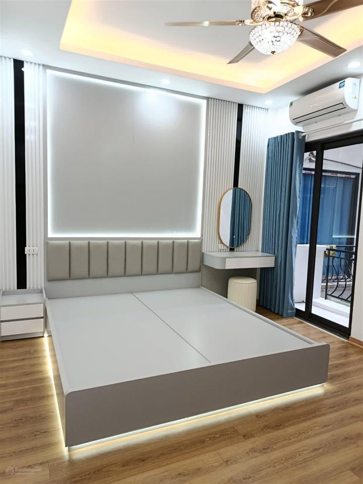 50m ra ô tô bạch mai, 2 thoáng, kinh doanh, sổ riêng 30m2, mặt tiền đẹp, 3 ngủ full nội thất