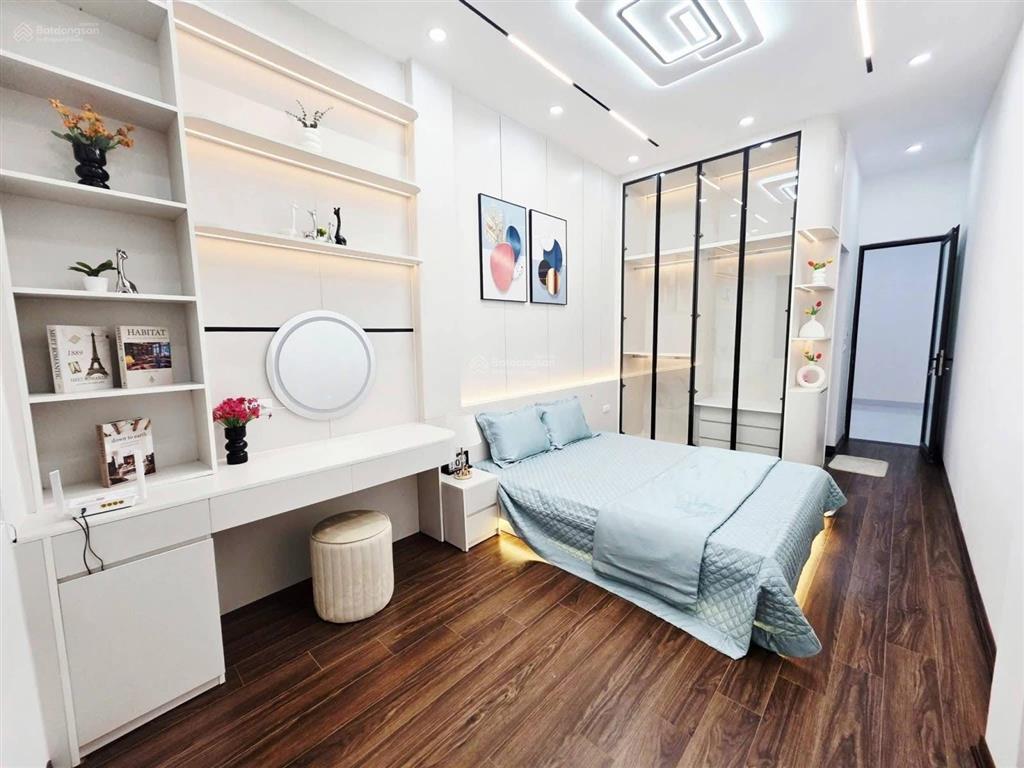 Hơn 6 tỷ ô tô đỗ cửa phố vọng, kinh doanh, dân xây 6 tầng 3 ngủ, sổ riêng, ko quy hoạch