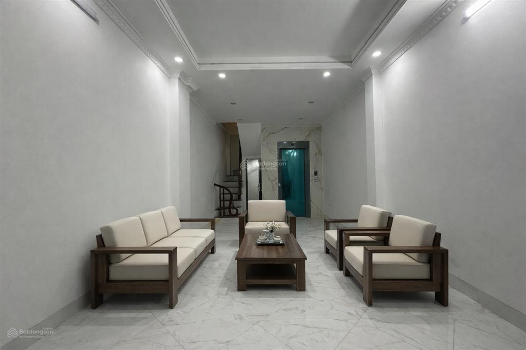 Nhà đẹp hoàng mai, trước nhà vf3 đỗ cửa, 2 thoáng, 6 tầng thang máy, sổ riêng 35m2, full nội thất