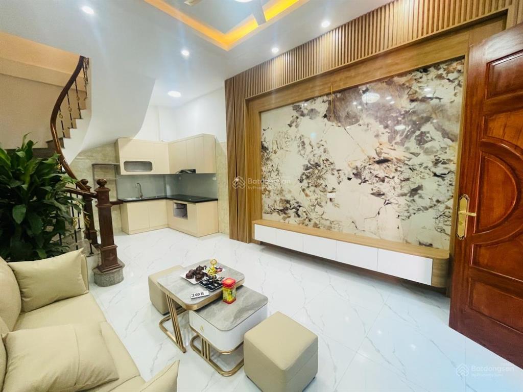 Nguyễn đức cảnh, ôtô đỗ cửa, kinh doanh, mt đẹp 5m, sổ đẹp, gần hồ, 5 tầng đủ công năng, qh ổn