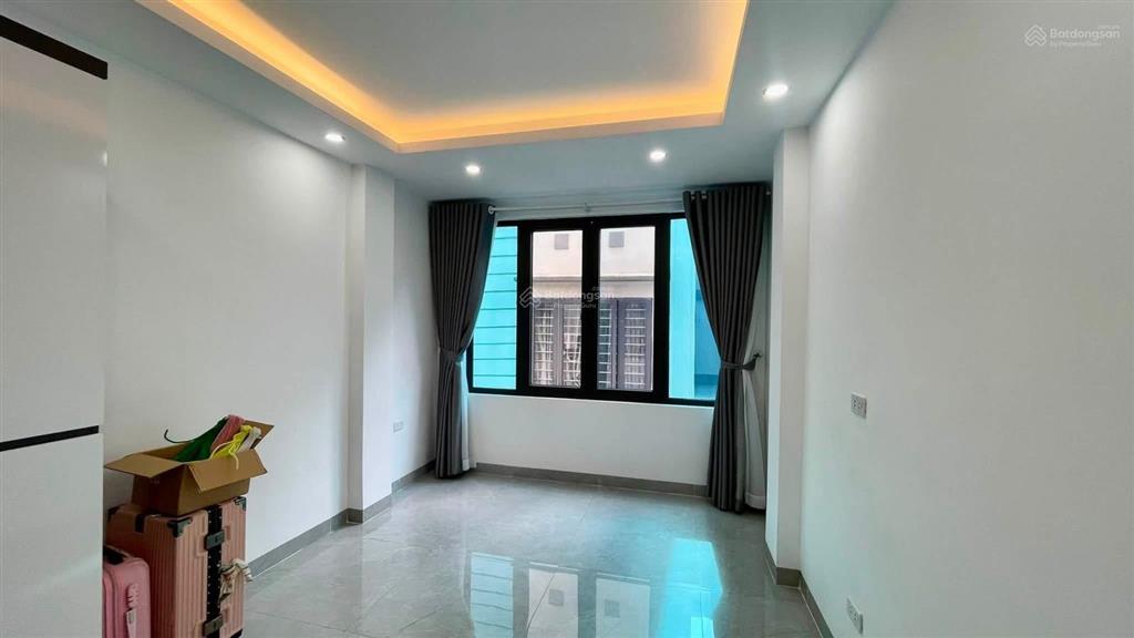 Hơn 6 tỷ nhà lô góc đại la, 1 nhà ra mặt phố, kinh doanh, nhà mới ở ngay 39m2 x 5 tầng, sđcc