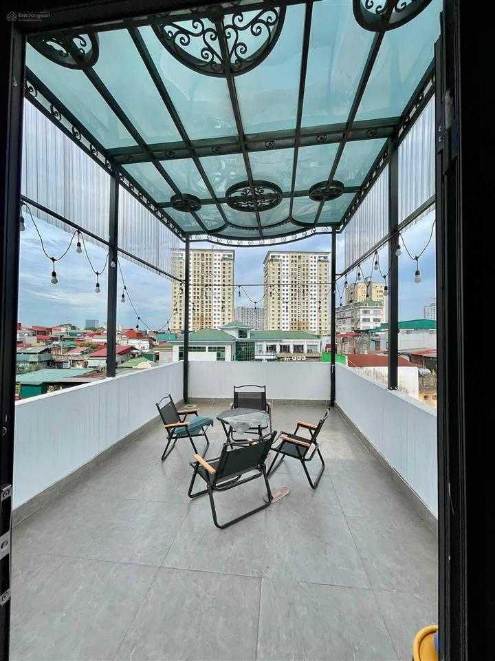 Hơn 6 tỷ nhà lô góc đại la, 1 nhà ra mặt phố, kinh doanh, nhà mới ở ngay 39m2 x 5 tầng, sđcc