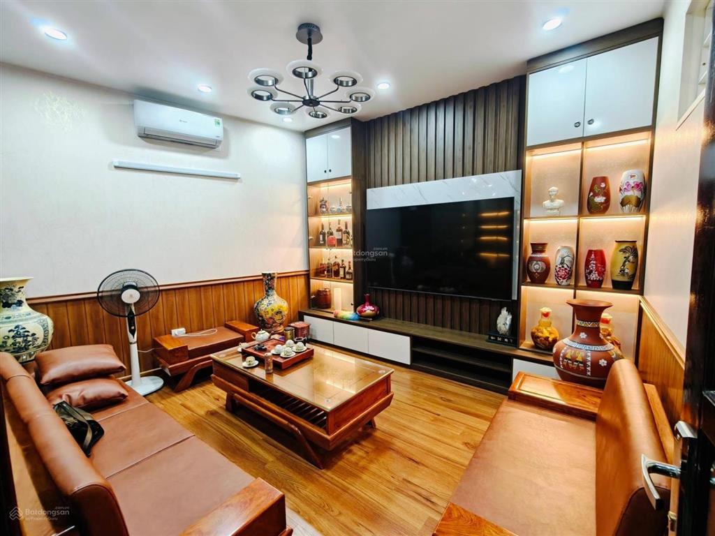 Phố kim ngưu, 2 thoáng 1p ra mặt phố, kinh doanh, ko quy hoạch, full nội thất, 46m2 mặt tiền 4.3m