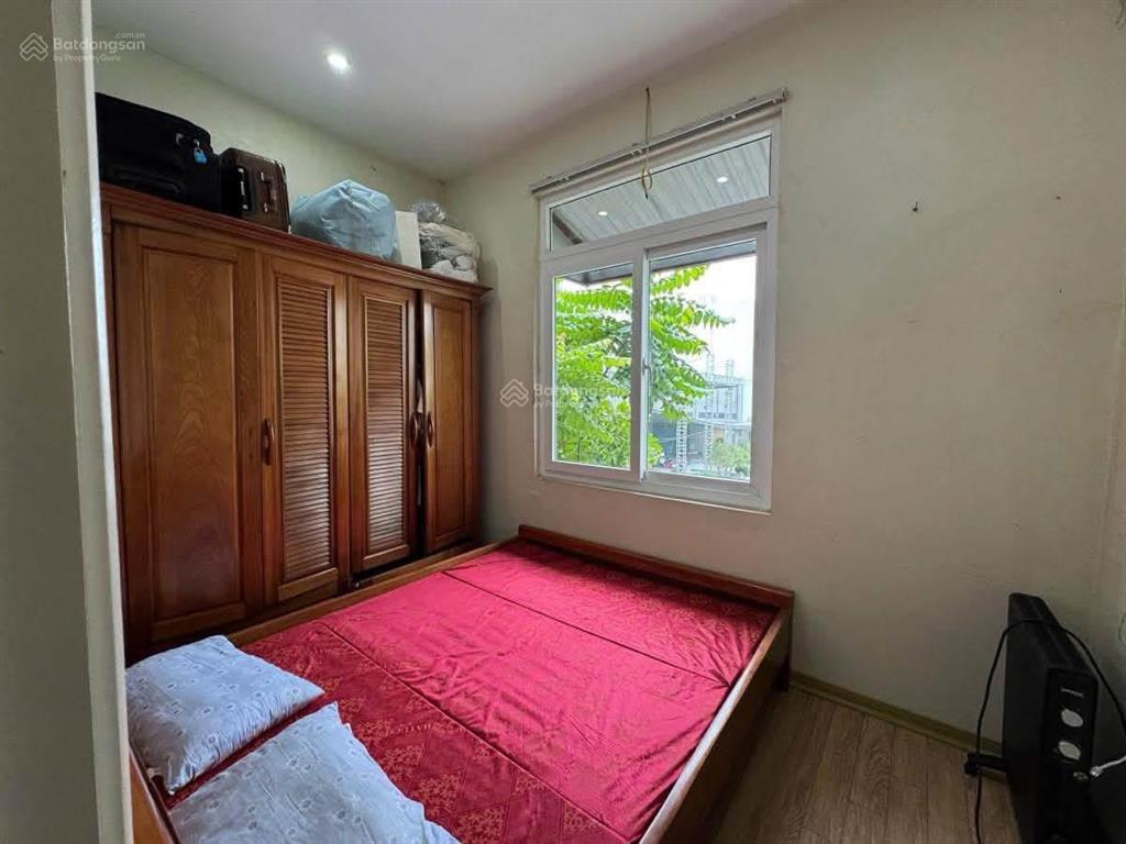 Nhà đại la 2 thoáng ô tô đỗ cửa, 20m ra phố, kd, dân xây, sổ riêng, không qh