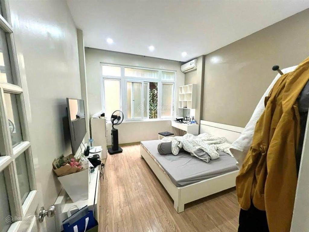 Nhà đại la 2 thoáng ô tô đỗ cửa, 20m ra phố, kd, dân xây, sổ riêng, không qh