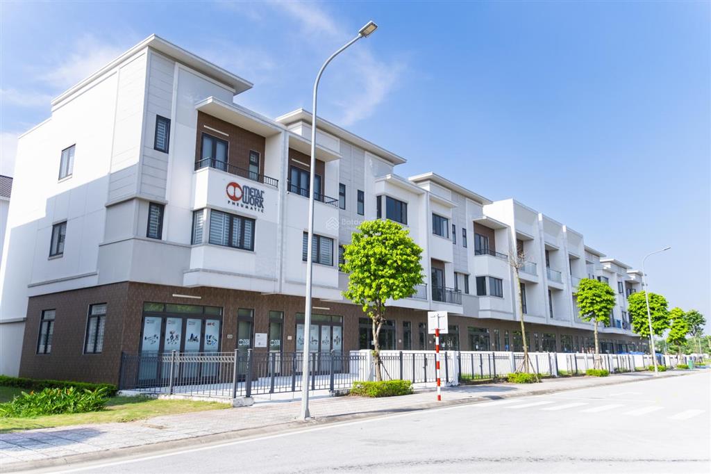 Chính chủ bán nhanh shophouse 120m ngay trung tâm kđt vsip rẻ cả tỷ so với thị trường