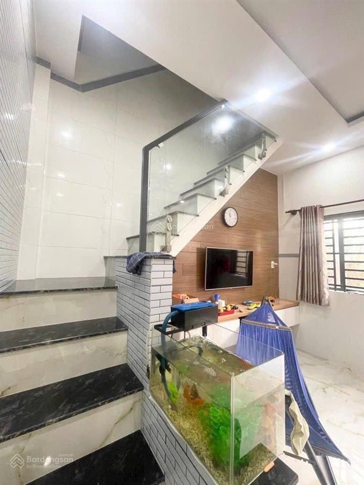 Bán nhà bình tân 2 tầng  28m2  1 căn ra mặt tiền nhựa lớn  ngang lớn 4,6m  sát tân phú