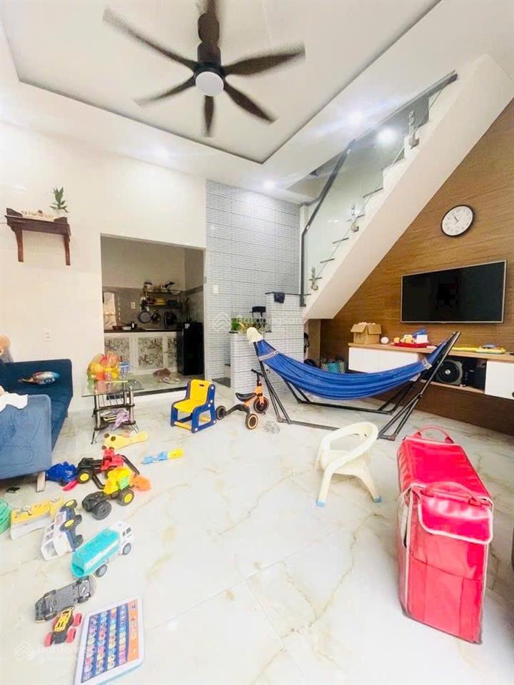Bán nhà bình tân 2 tầng  28m2  1 căn ra mặt tiền nhựa lớn  ngang lớn 4,6m  sát tân phú