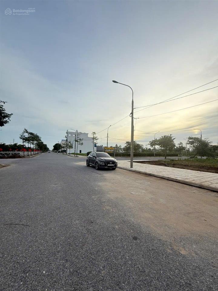 Mặt đại lộ hùng vương 2 lô liền kề 250, đường rộng 32m