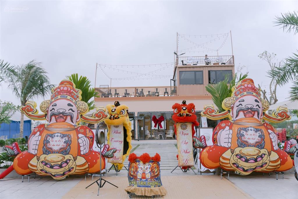 Đất nền khu công nghiệp. ngay showroom ôtô vin. và công ty ôtô đang xây dựng