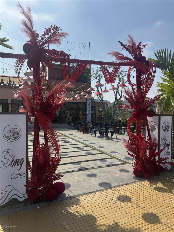 Đất nền khu công nghiệp. ngay showroom ôtô vin. và công ty ôtô đang xây dựng