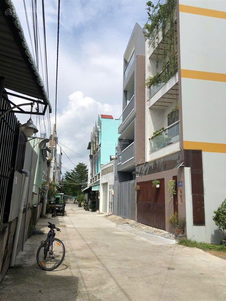 Xe tải tới nơi  đất trống tiện xây mới  ngang 6m  trung tâm nhà bè nhỉnh 4ty