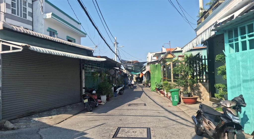 Căn góc 2 mặt tiền kd, 3 tầng, ngang gần 5m, hẻm xe hơi ngủ nhà, shr, nhỉnh 5 tỷ