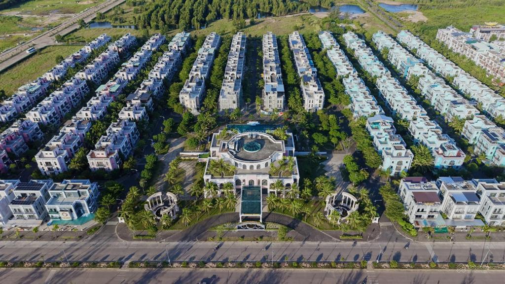 Cho thuê khách sạn mini paris villas phú quốc đã hoàn thiện cơ bản. chỉ 25 triệu/tháng