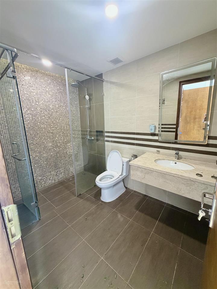 Cho thuê khách sạn mini paris villas phú quốc đã hoàn thiện cơ bản. chỉ 25 triệu/tháng
