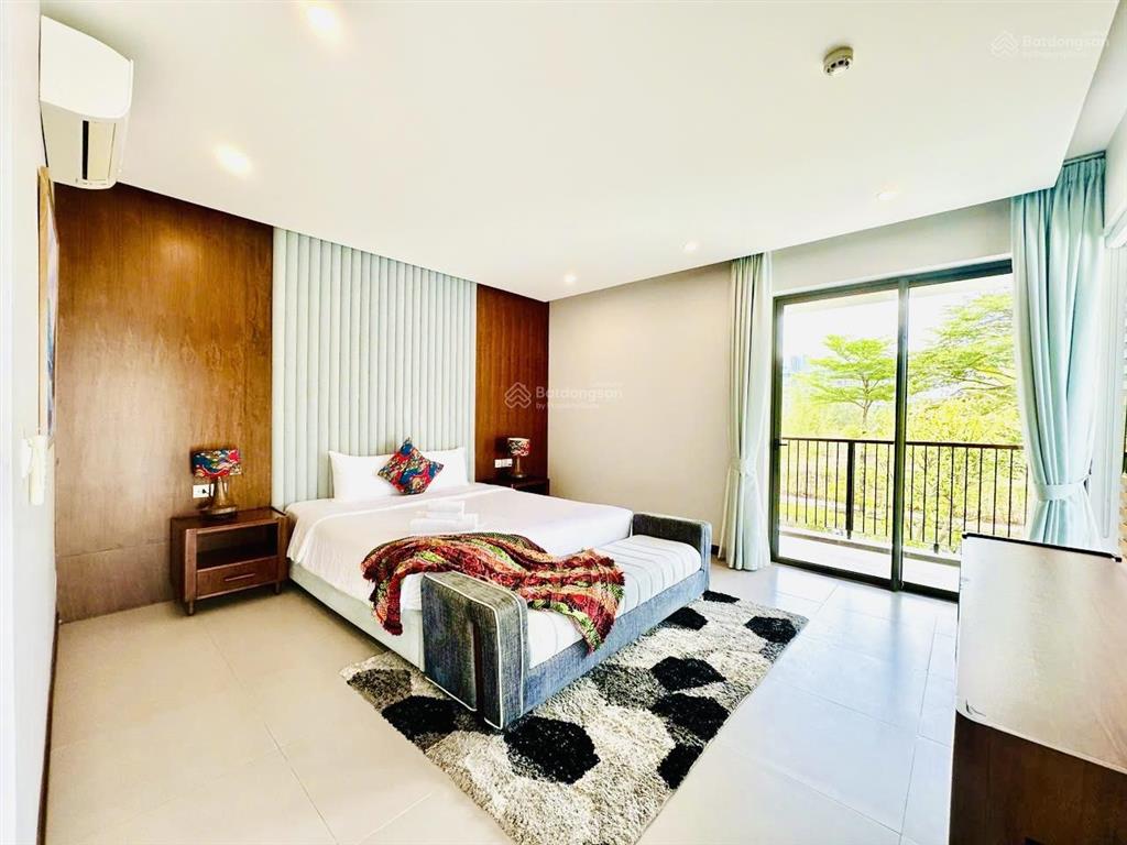 Bán villa có hồ bơi riêng cách biển 50m khu sonasea.  0901 956 ***