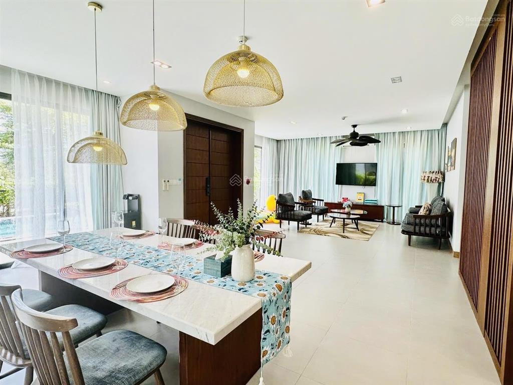Bán villa có hồ bơi riêng cách biển 50m khu sonasea.  0901 956 ***