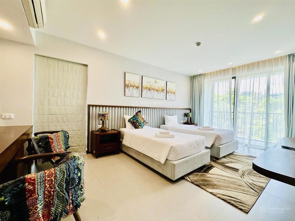 Bán villa có hồ bơi riêng cách biển 50m khu sonasea.  0901 956 ***