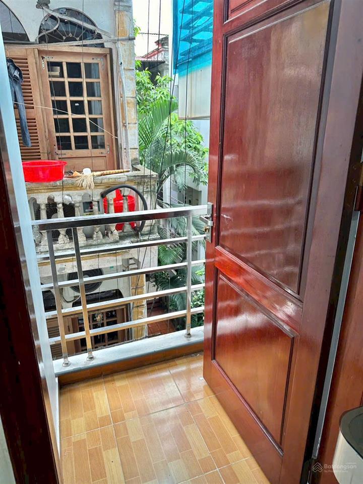 Bán nhà la thành, đống đa, 67 m2, 7 phòng, dòng tiền, ô tô, thang máy, 2 thoáng trước sau